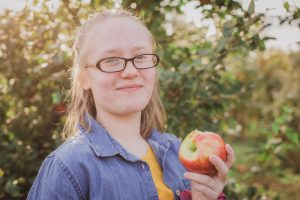 apple orchard family portraits soul shine photography 2524