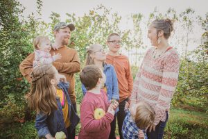apple orchard family portraits soul shine photography 2691