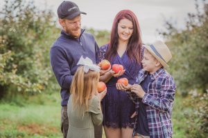 apple orchard family portraits soul shine photography 3198