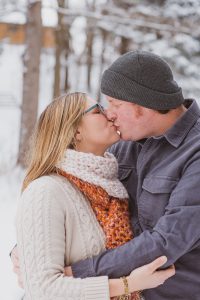 erin and bill beautiful snowy family portraits soul shine photography 0613